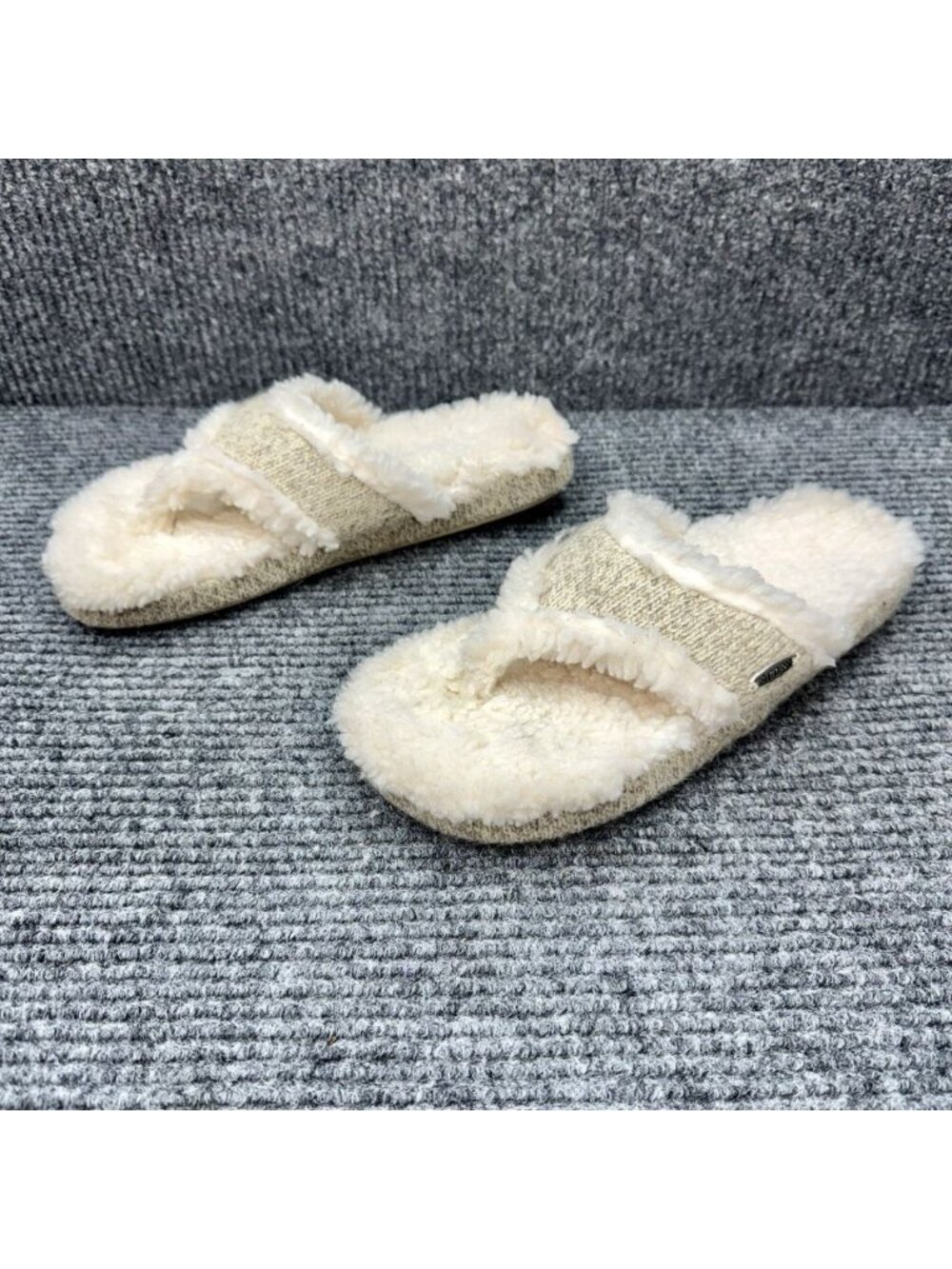 Acorn Thong Slippers Women’s 6.5-7.5 Oatmeal Gray Ragg Wool Sherpa Flip Flop